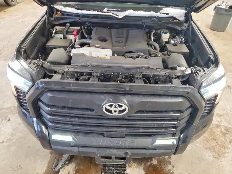 2025 Toyota Tundra Crewmax sr