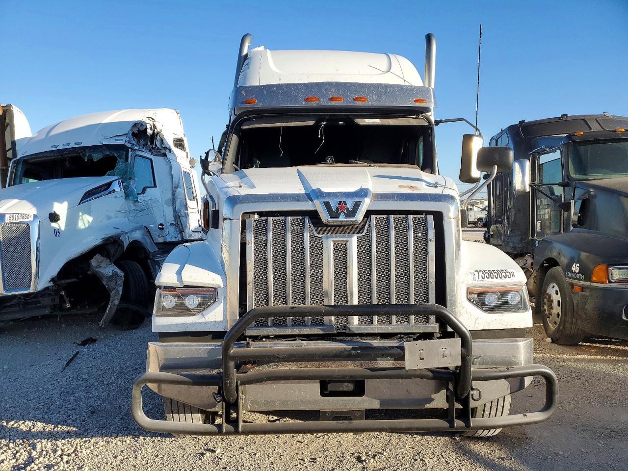 2025 Western Star 2025 Western Star 49X Chassis Semi Truck