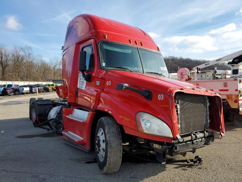 2017 Freigliner 2017 Freightliner Cascadia 125 Semi Truck