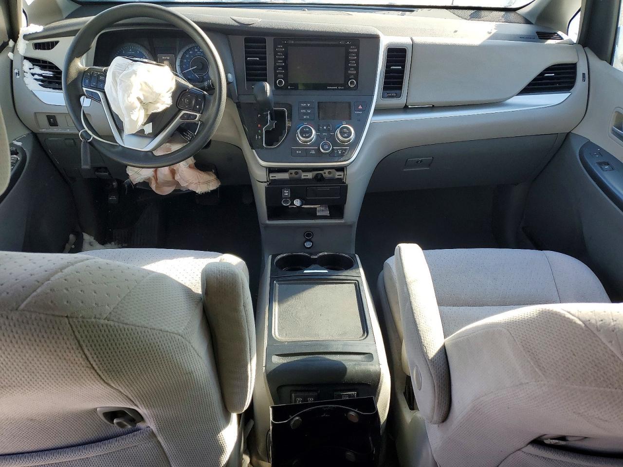 2020 Toyota Sienna le