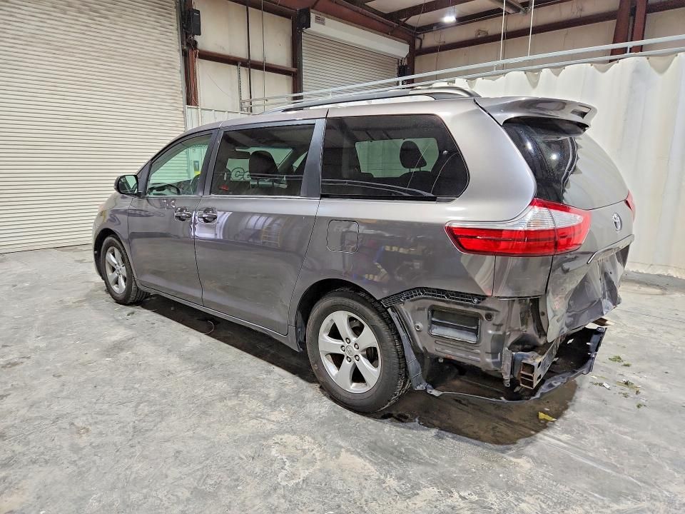 2016 Toyota Sienna le
