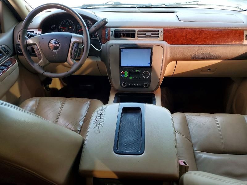 2011 GMC Yukon xl C1500 slt