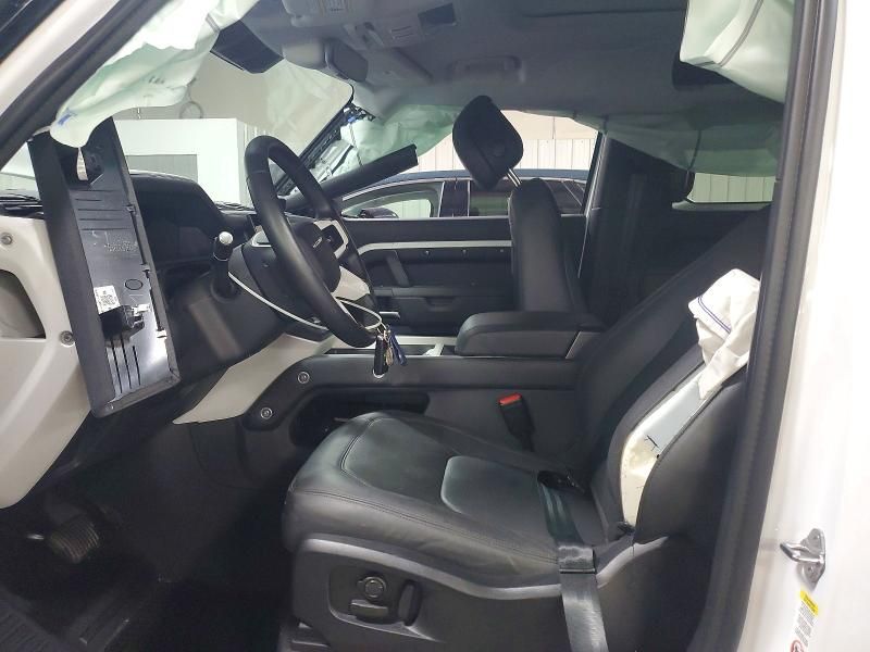 2025 Land Rover Defender 90 s