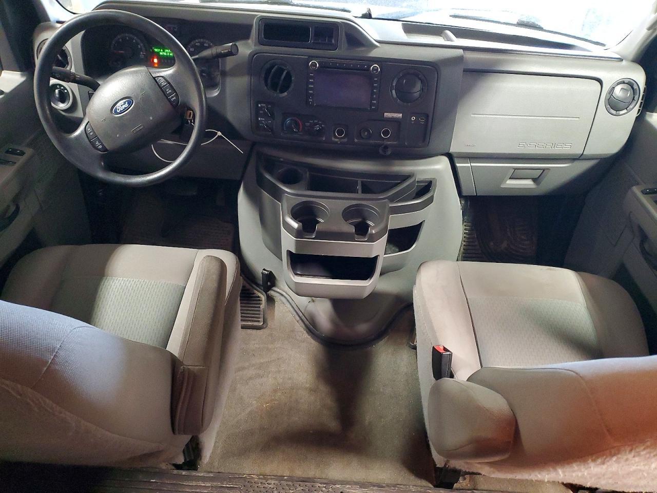 2014 Ford Econoline E350 Super Duty Wagon