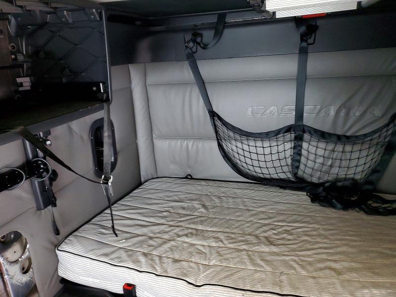 2022 Freightliner Cascadia 126 Semi Truck