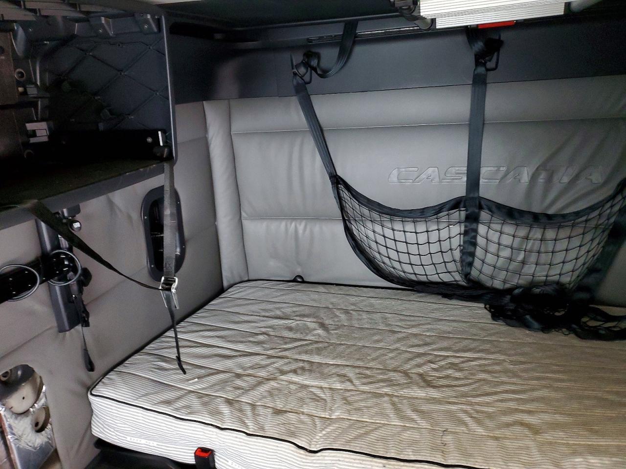 2022 Freightliner Cascadia 126 Semi Truck