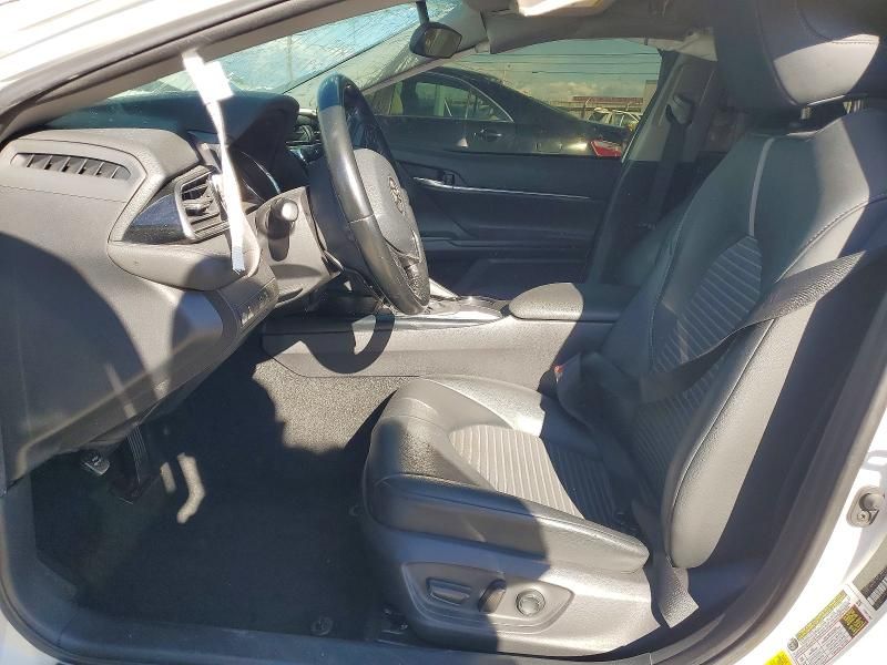 2020 Toyota Camry se