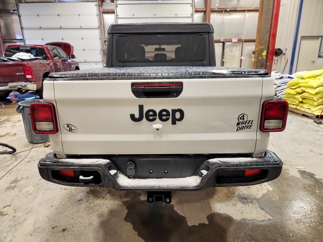 2023 Jeep Gladiator Sport