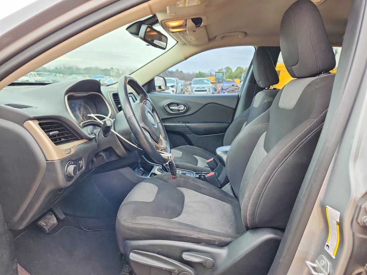 2017 Jeep Cherokee Sport