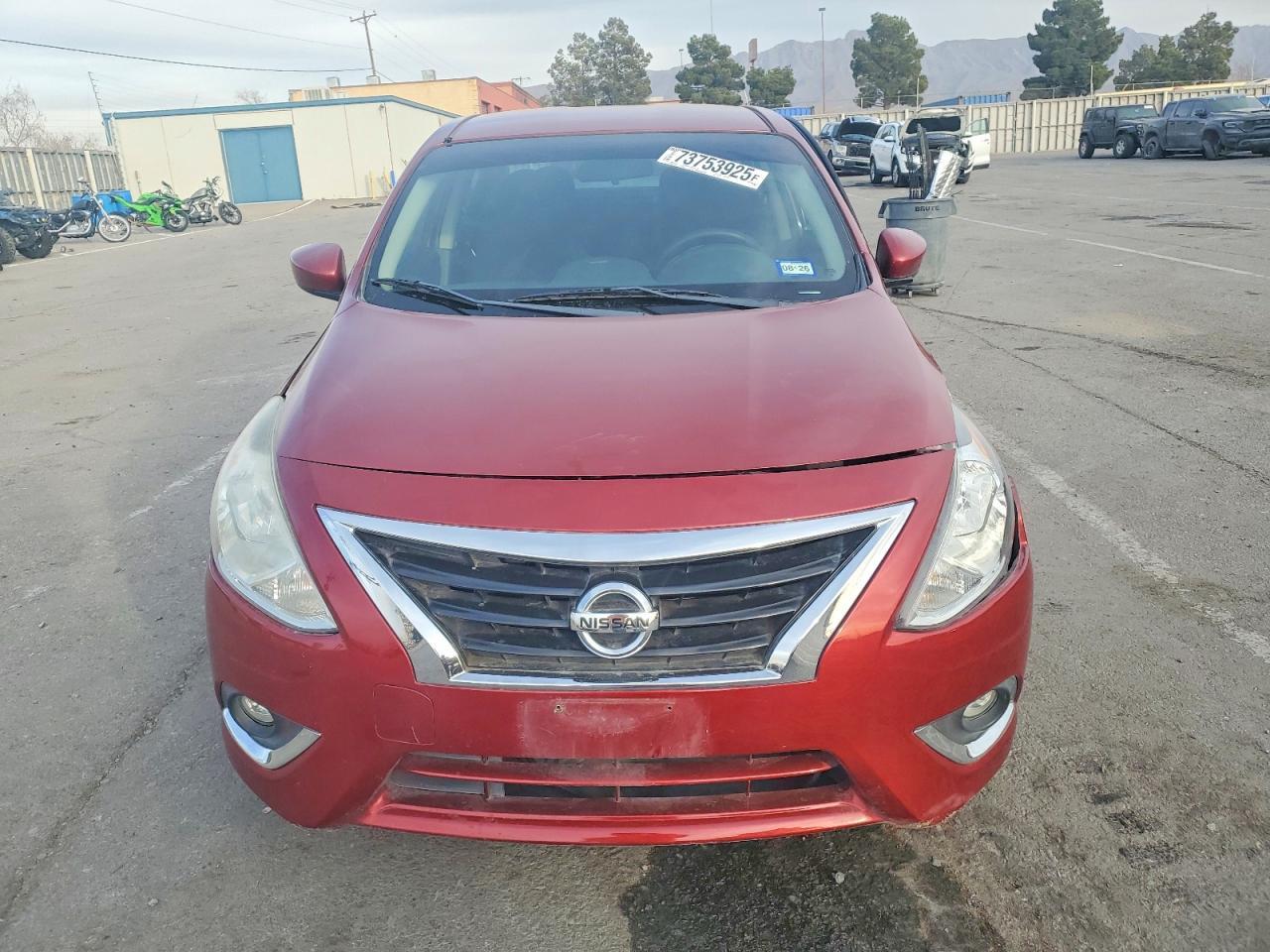 2016 Niss Versa s