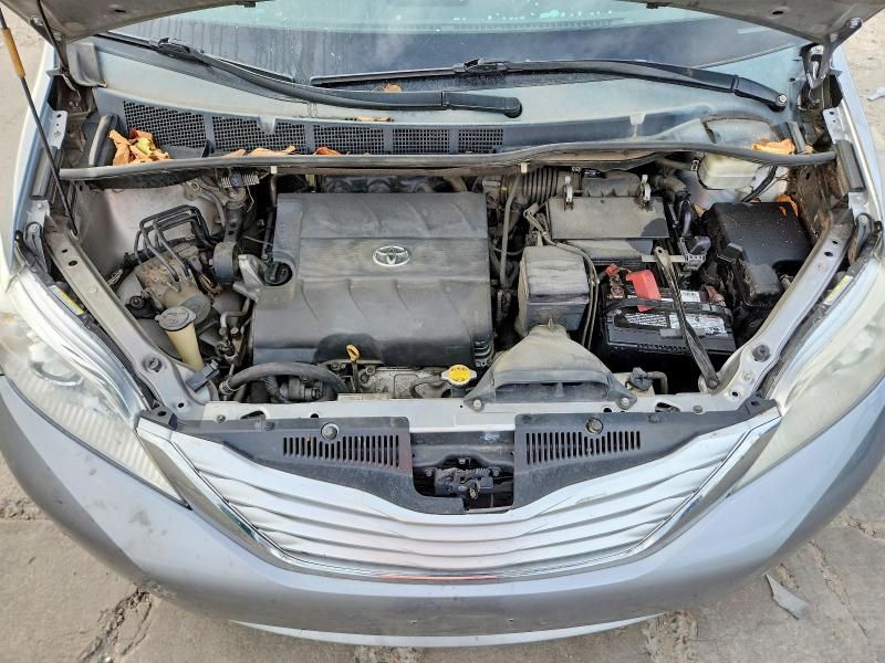 2013 Toyota Sienna xle