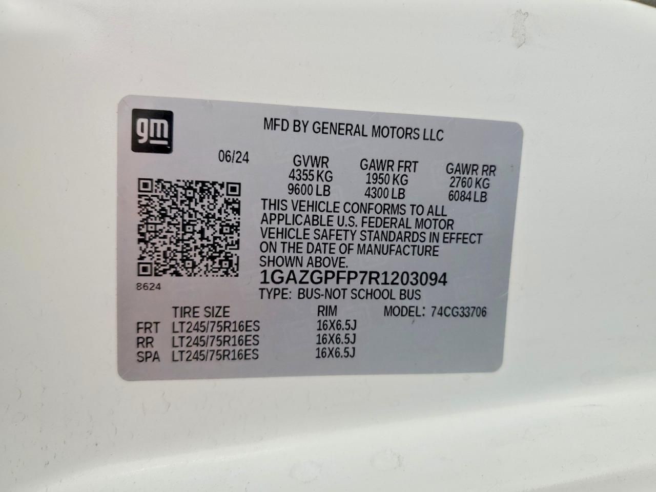 2024 Chevrolet Express G3500 LT