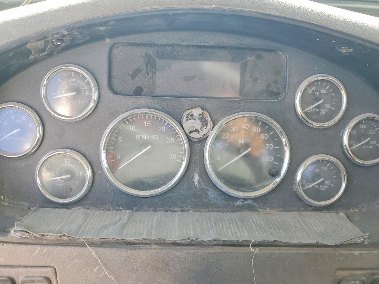 2015 Peterbilt 348 Fuel Truck