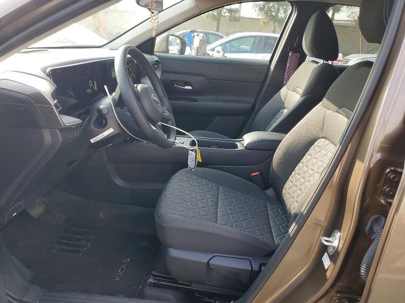 2025 Nissan Kicks sv