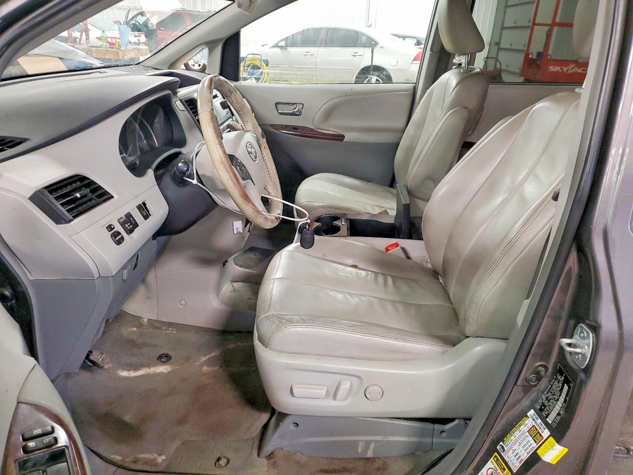 2014 Toyota Sienna xle