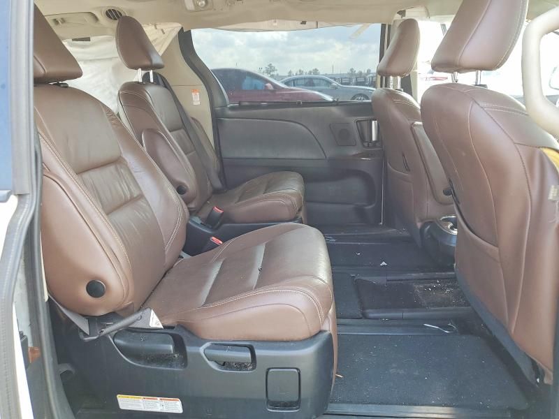 2018 Toyota Sienna xle