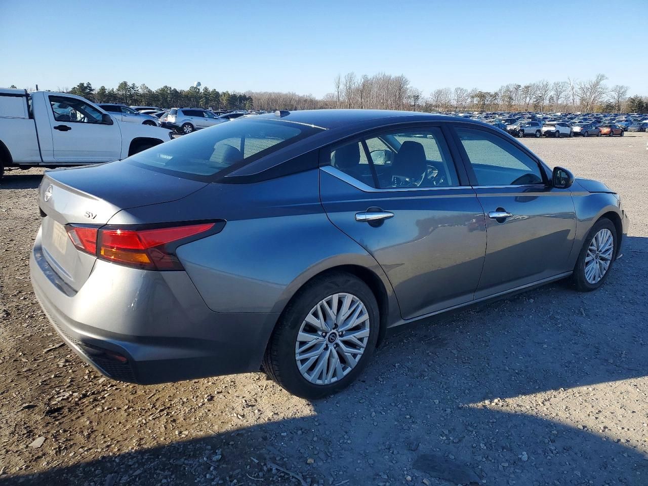 2023 Nissan Altima sv