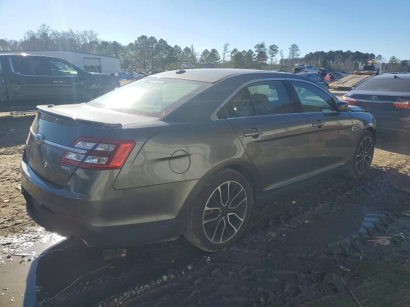2018 Ford Taurus sel