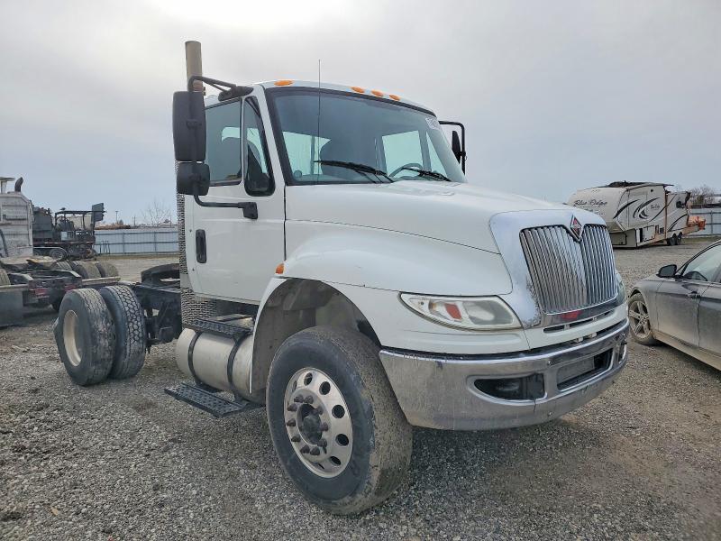 2016 International 4400 Semi Truck