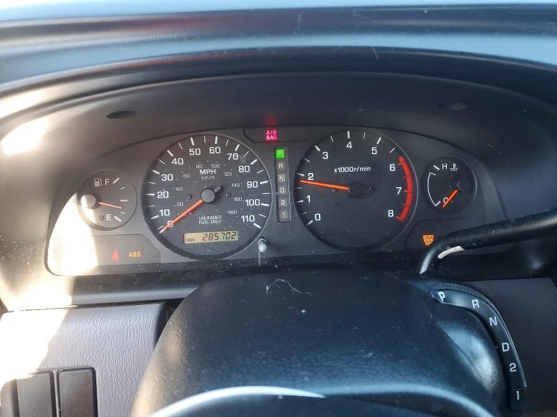 2000 Nissan Frontier King cab xe