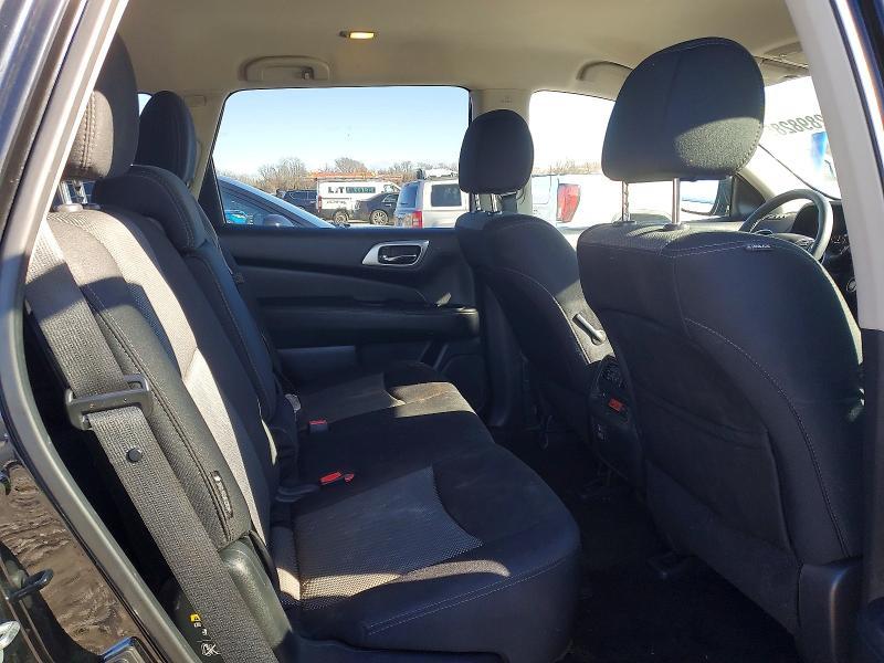 2018 Nissan Pathfinder s