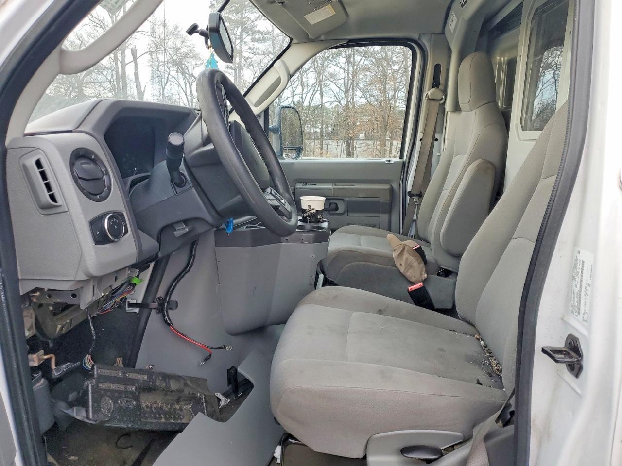 2022 Ford Econoline E350 Super Duty Cutaway Van