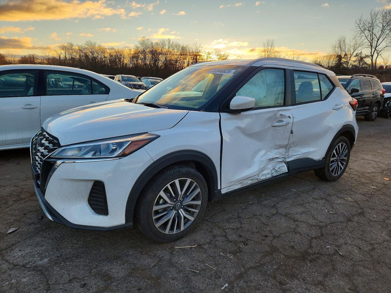 2024 Nissan Kicks sv