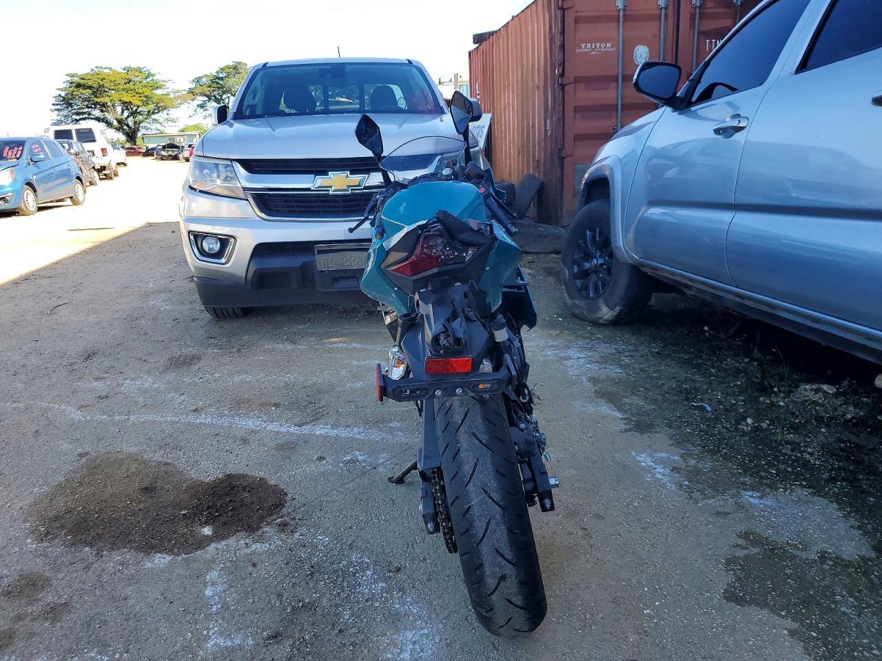2021 Kawasaki EX400