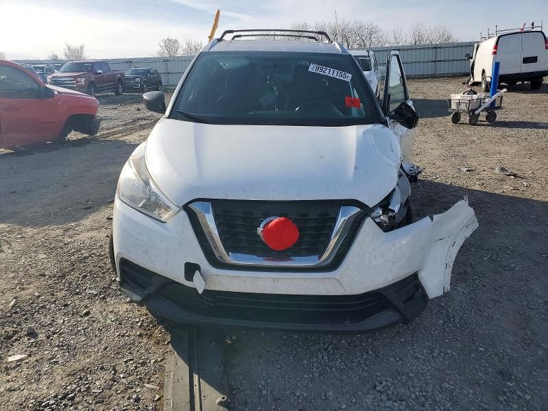 2018 Nissan Kicks s