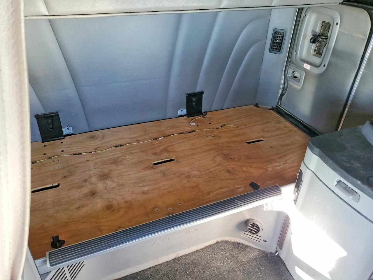 2015 Peterbilt 579 Semi Truck