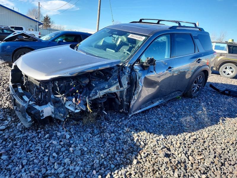 2022 Nissan Pathfinder sv