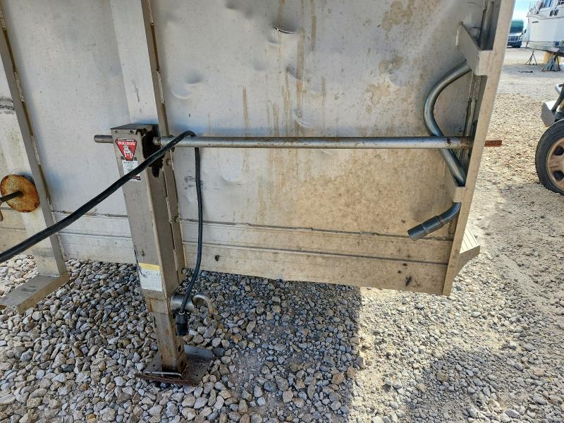 2010 Cm Trailer 2010 CM Horse Trailer