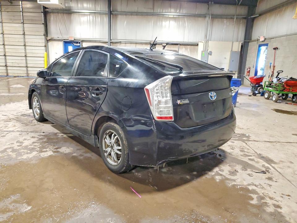 2010 Toyota Prius iii