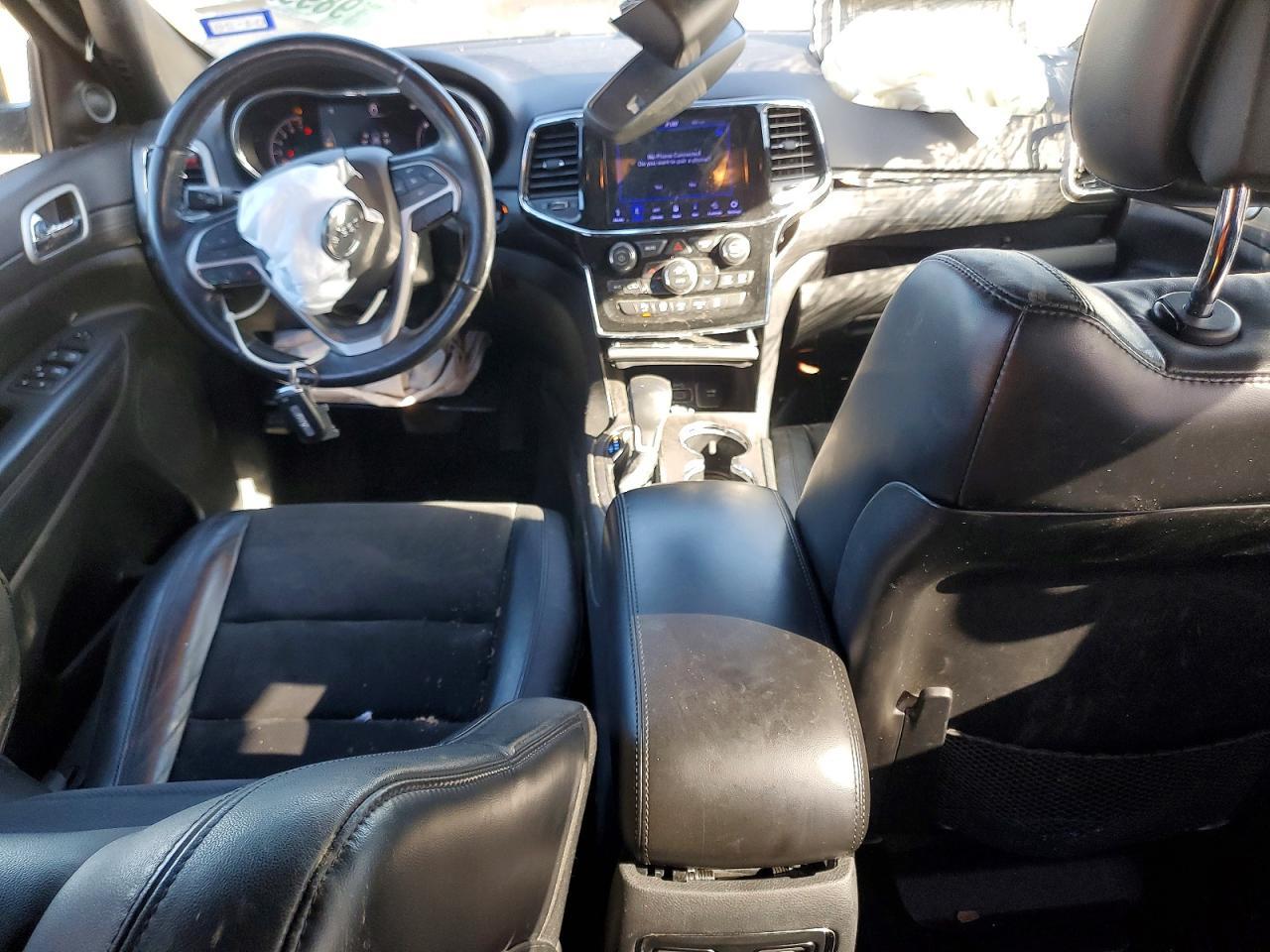 2020 Jeep Grand Cherokee Laredo