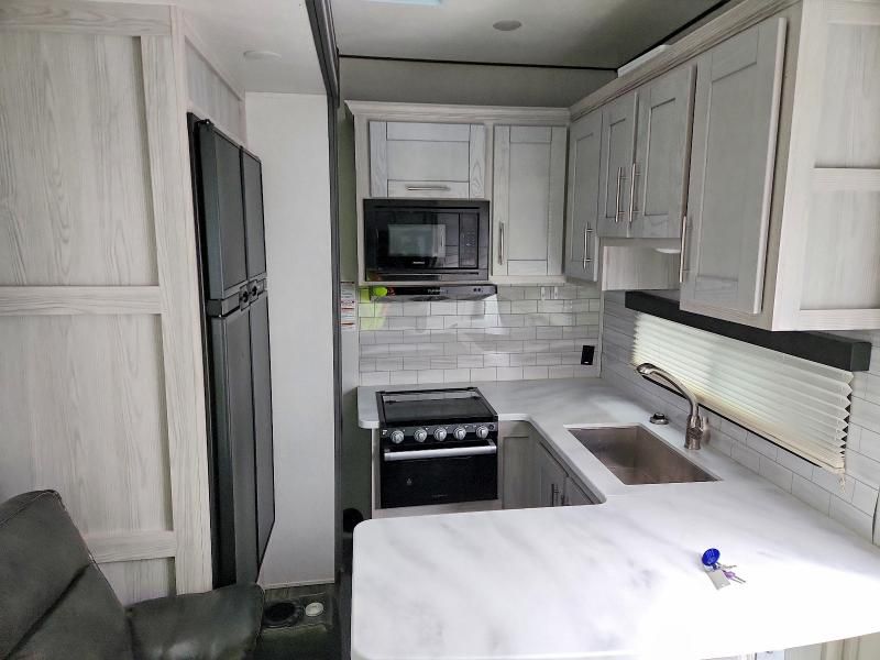 2021 Keystone Fuzion-TOY Hauler RV