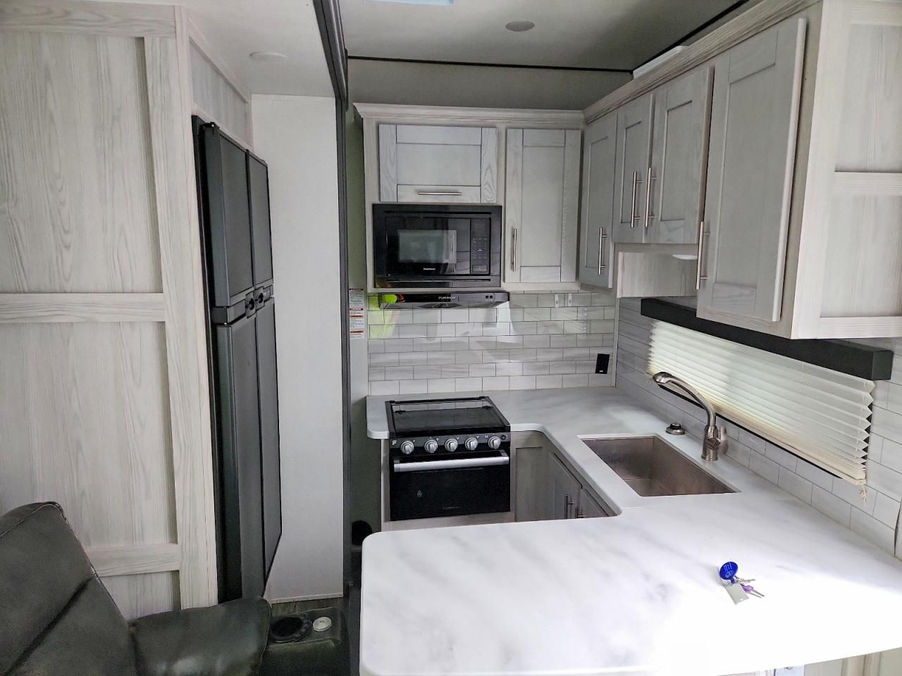 2021 Keystone Fuzion-TOY Hauler RV