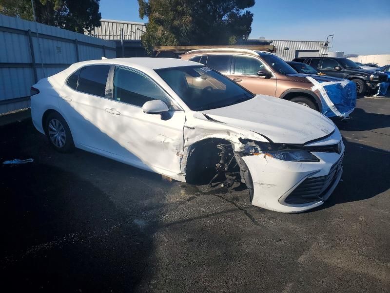 2021 Toyota Camry le