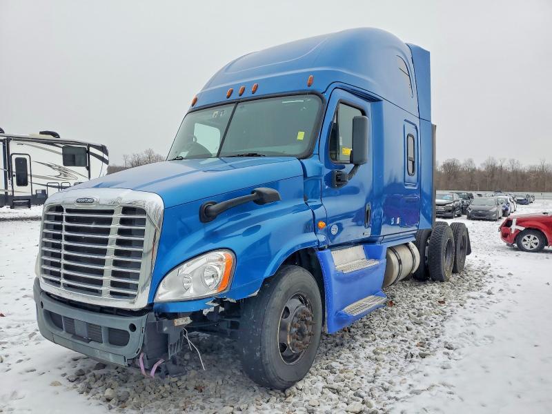 2017 Freightliner Cascadia 125 Semi Truck