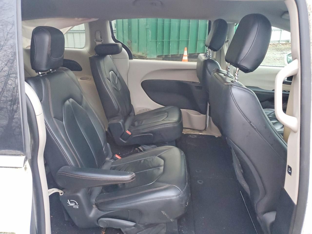 2017 Chrysler Pacifica Touring l