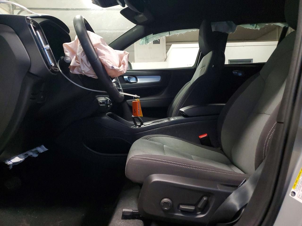 2024 Volvo Xc40 Core