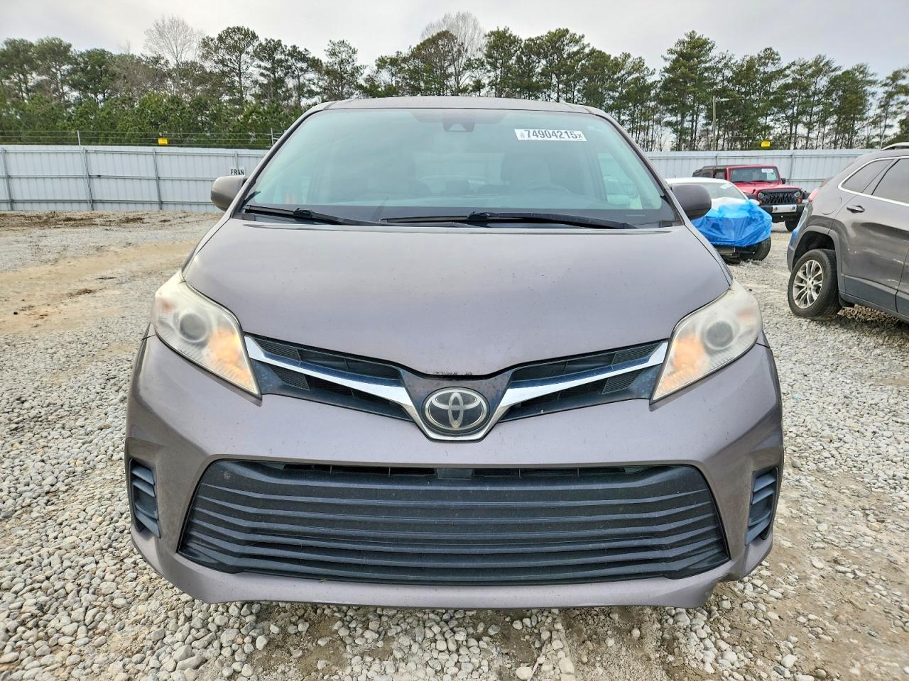 2018 Toyota Sienna le