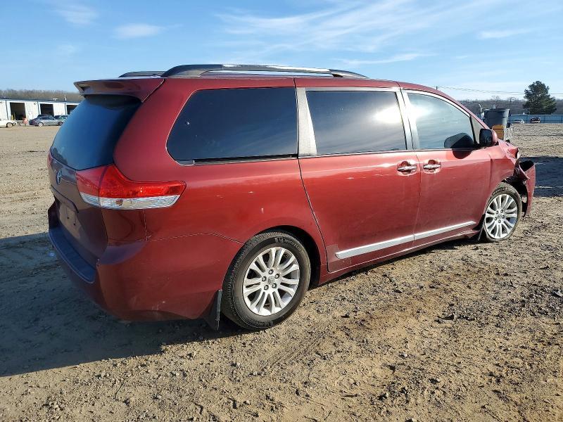 2013 Toyota Sienna xle