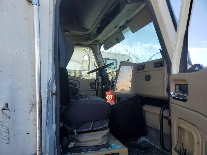 2005 International 9400I Semi Truck