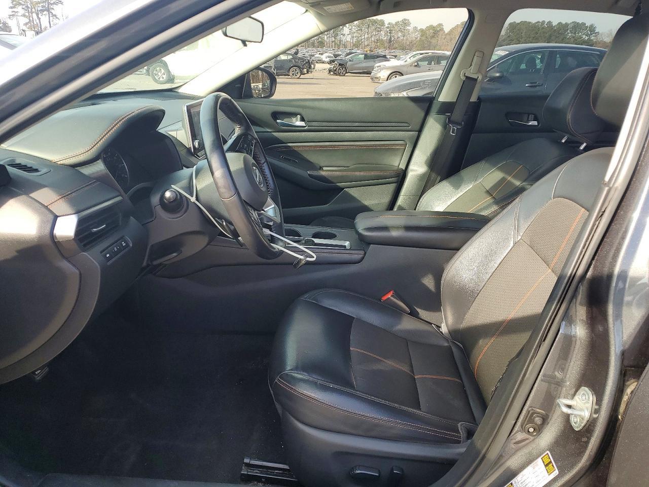 2020 Niss Altima 2.5 sr