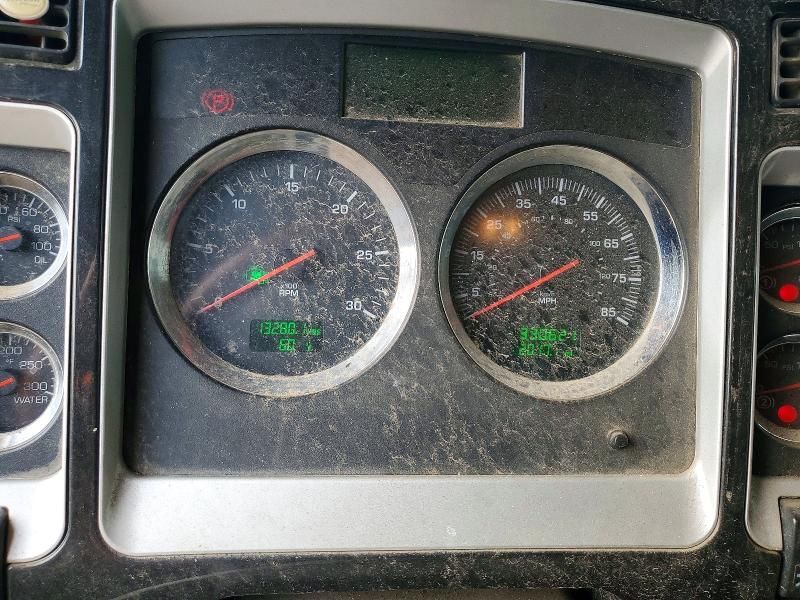 2011 Kenworth W900 Semi Truck