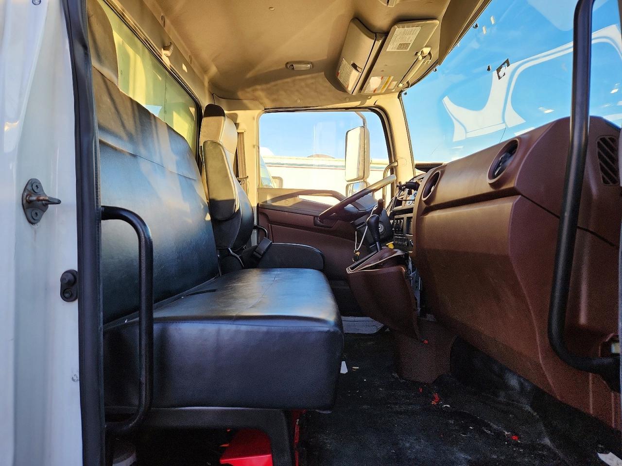 2023 Hino L6 BOX Truck