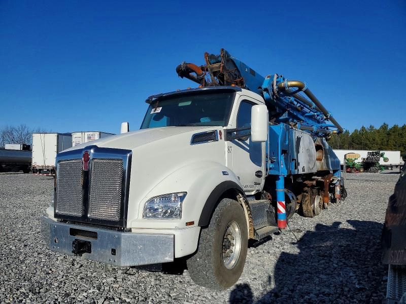 2024 Kenworth Construction T880