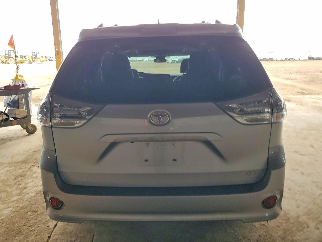 2018 Toyota Sienna se 8-passenger