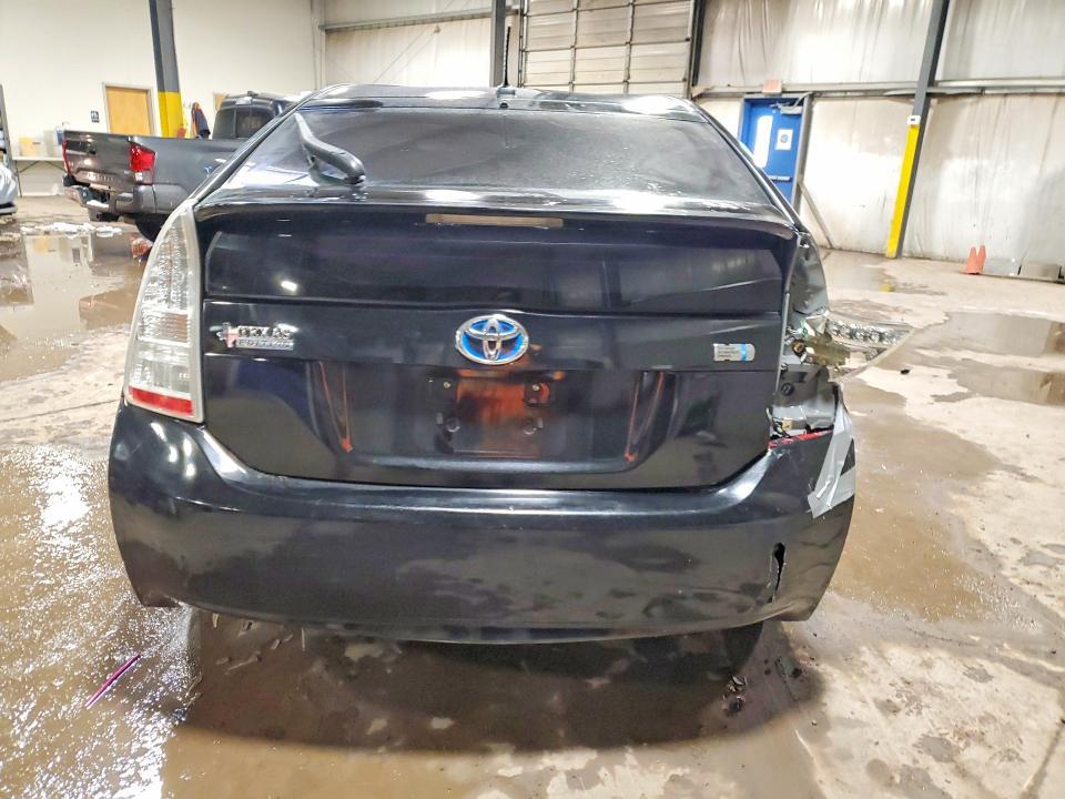 2010 Toyota Prius iii