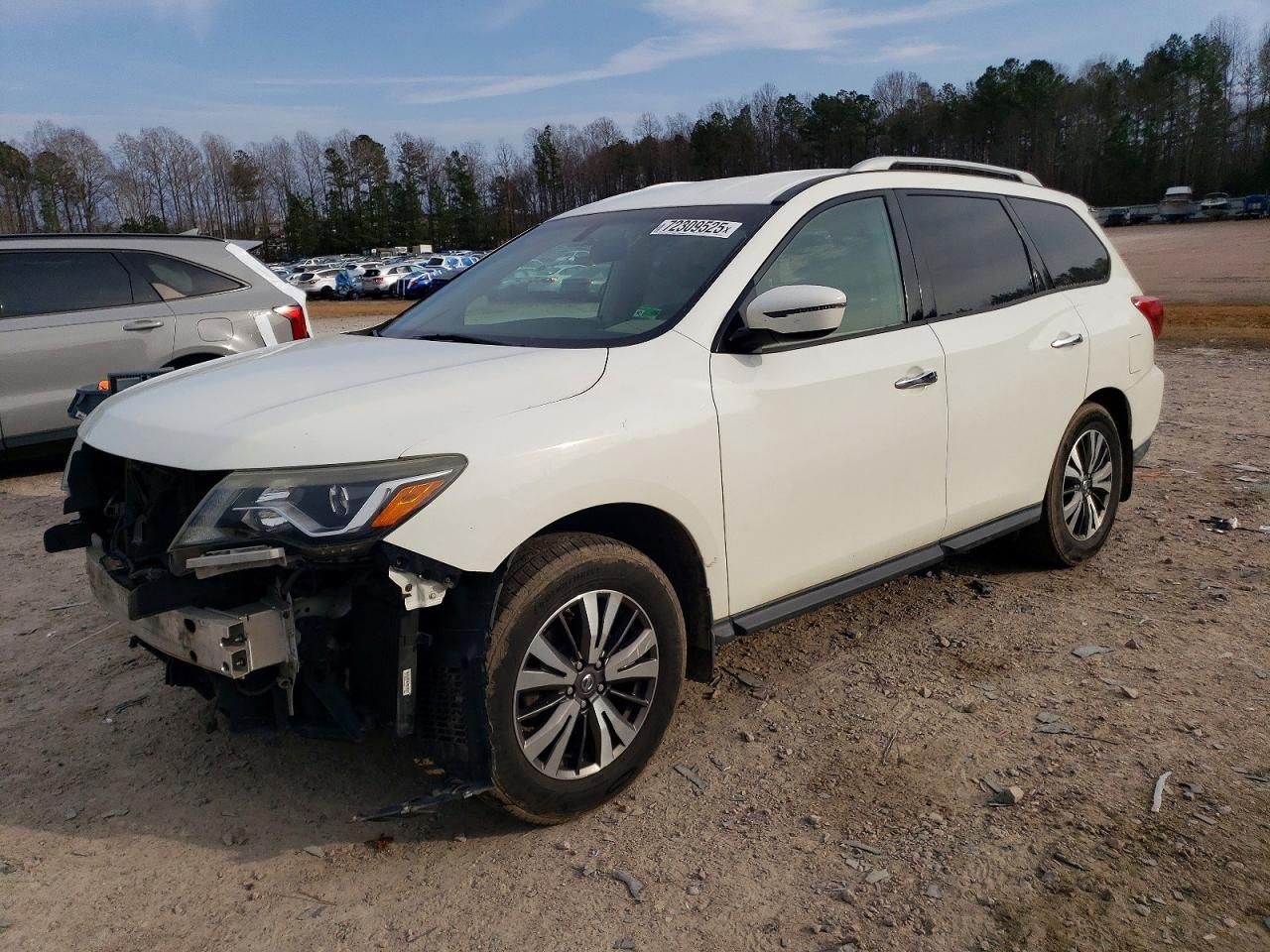2017 Nissan Pathfinder s